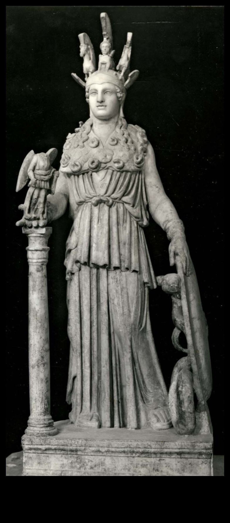 Egida Atenei Capul Gorgonei și semnificația lui în arta greacă 2 Egida Atenei: Simbolismul Gorgonei în arta greacă