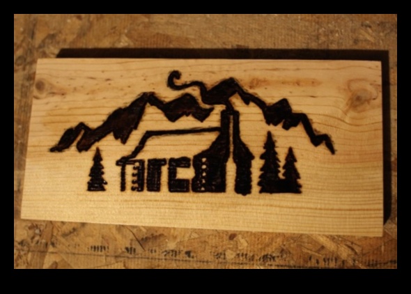 Elemente de bază pentru arderea lemnului: crearea de modele artistice pe suprafețe din lemn