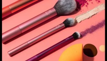 Îmbunătățiți-vă jocul cu pensula: cum instrumentele noi vă pot transforma rutina de machiaj